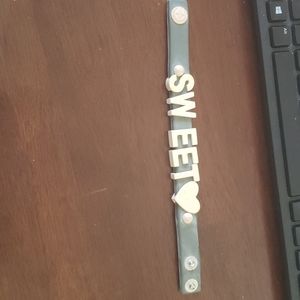 Bcbgeneration sweet love bracelet